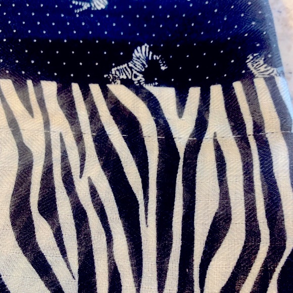 Zebra print scarf - Picture 4 of 4